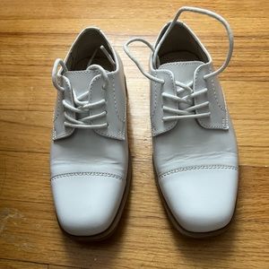 Florsheim Shoe Company Reveal Cap Toe Oxford Jr white leather dress shoes